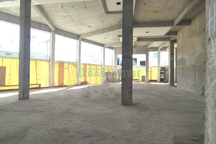 Loja com 450m², 4 vagas, no bairro Marechal Floriano em Caxias do Sul para Alugar