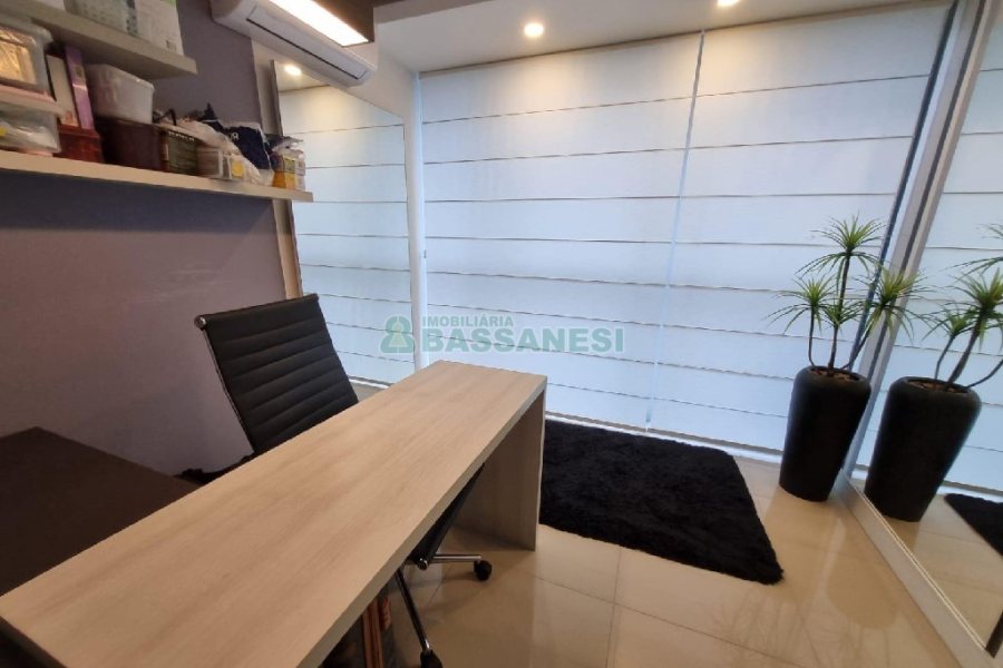 Sala Mobiliada com 20m², no bairro Lourdes em Caxias do Sul para Alugar