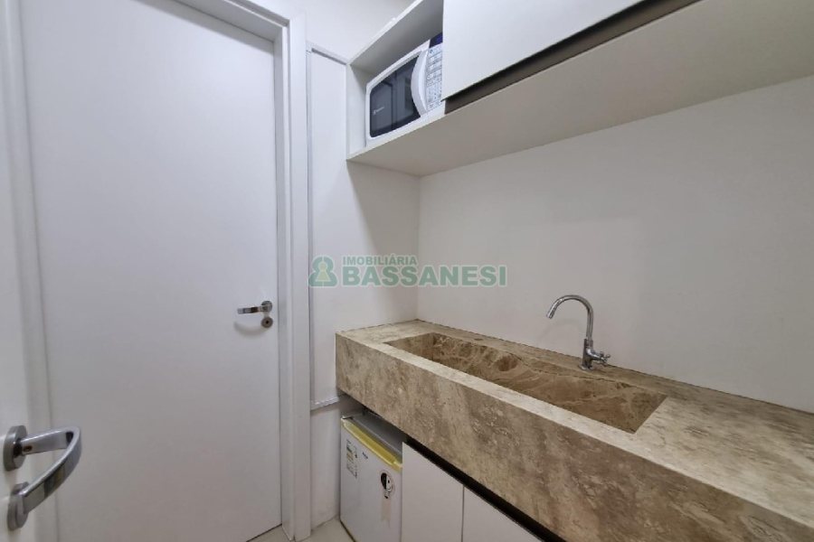 Sala Mobiliada com 20m², no bairro Lourdes em Caxias do Sul para Alugar