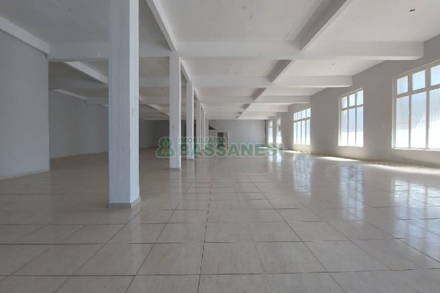 Loja com 500m², no bairro Centro em Caxias do Sul para Alugar ou Comprar