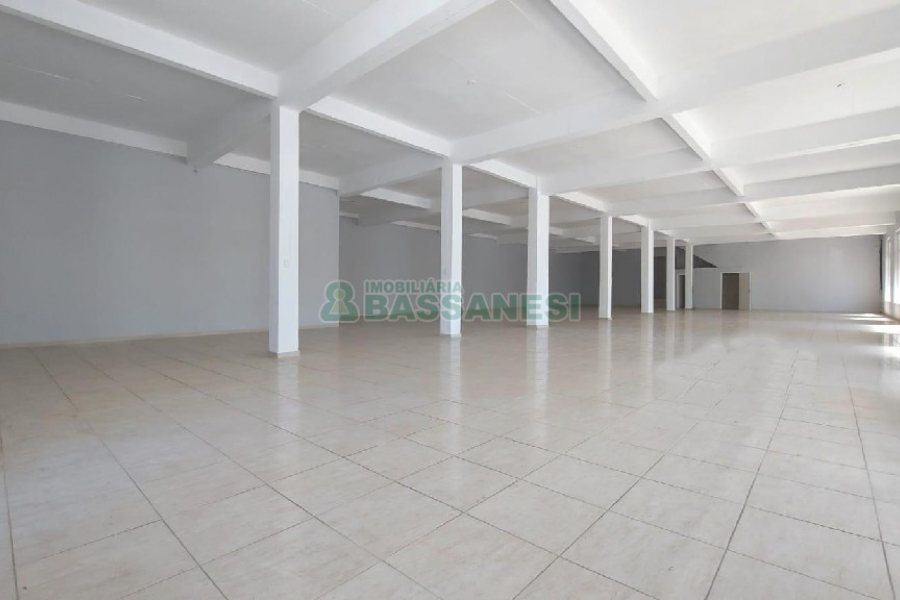 Loja com 500m², no bairro Centro em Caxias do Sul para Alugar ou Comprar