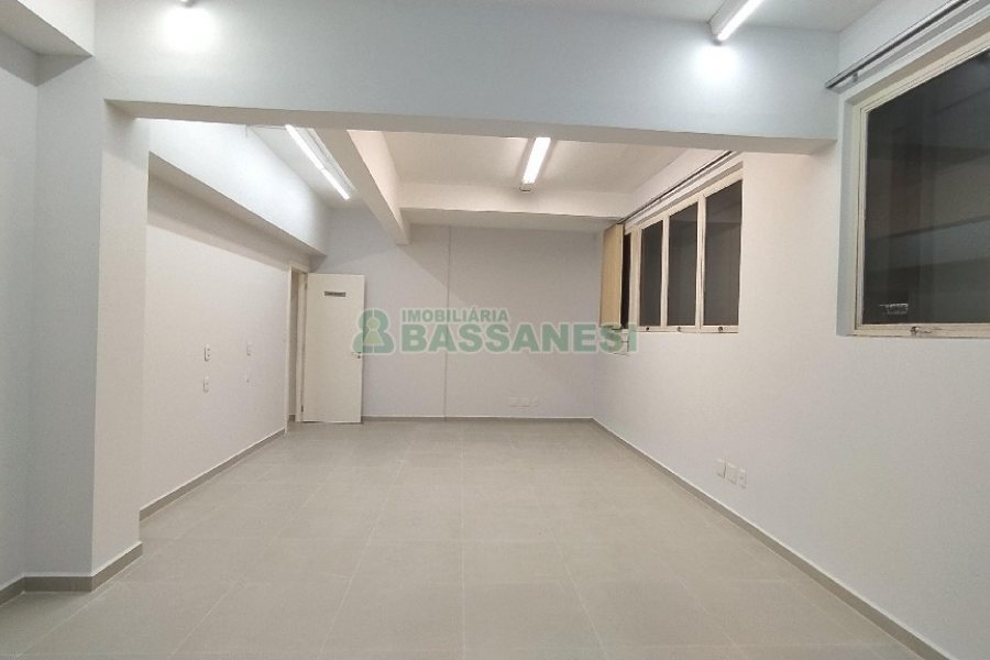 Sala com 142m², no bairro Santa Catarina em Caxias do Sul para Alugar