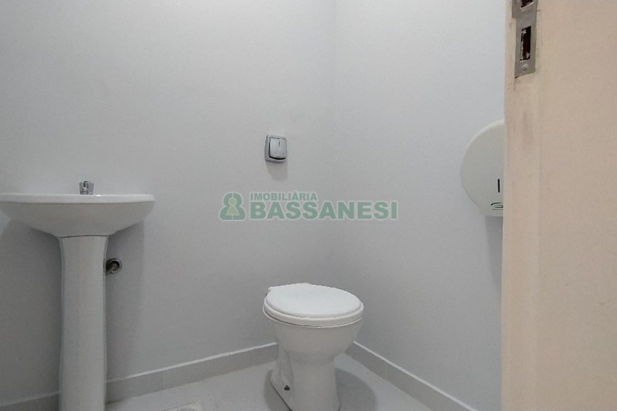 Sala com 142m², no bairro Santa Catarina em Caxias do Sul para Alugar