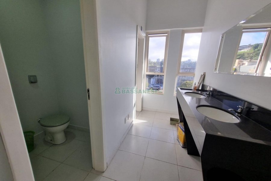 Sala com 142m², no bairro Santa Catarina em Caxias do Sul para Alugar