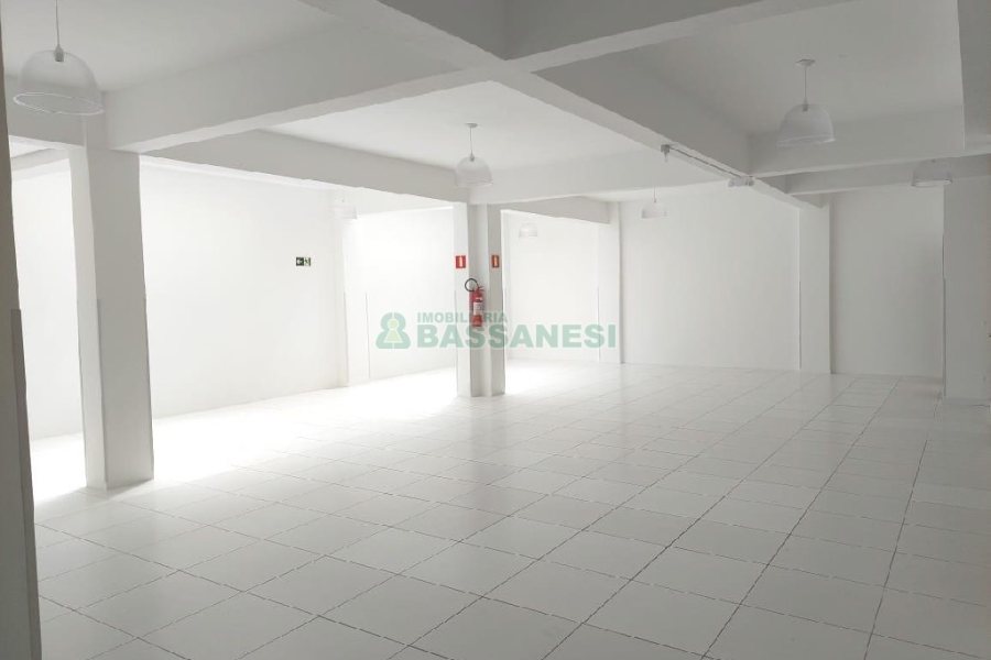 Loja com 300m², no bairro Centro em Caxias do Sul para Alugar
