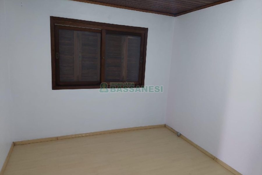 Casa com 154m², 3 dormitórios, 3 vagas, no bairro Charqueadas em Caxias do Sul para Comprar