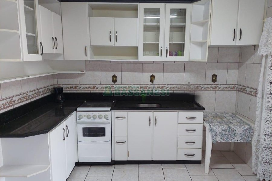 Casa com 154m², 3 dormitórios, 3 vagas, no bairro Charqueadas em Caxias do Sul para Comprar