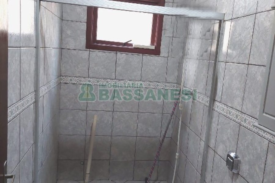 Casa com 154m², 3 dormitórios, 3 vagas, no bairro Charqueadas em Caxias do Sul para Comprar