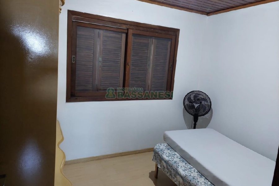 Casa com 154m², 3 dormitórios, 3 vagas, no bairro Charqueadas em Caxias do Sul para Comprar