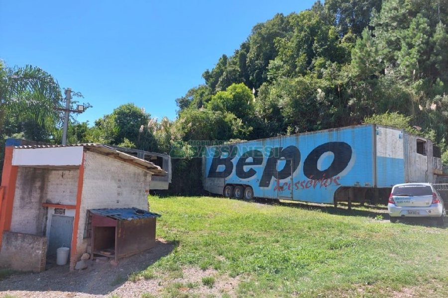 Pavilhão com 1200m², no bairro Santa Fé em Caxias do Sul para Comprar