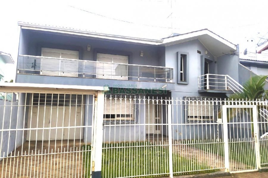 Casa Comercial com 136m², no bairro Universitário em Caxias do Sul para Alugar