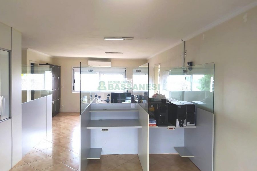 Casa Comercial com 136m², no bairro Universitário em Caxias do Sul para Alugar