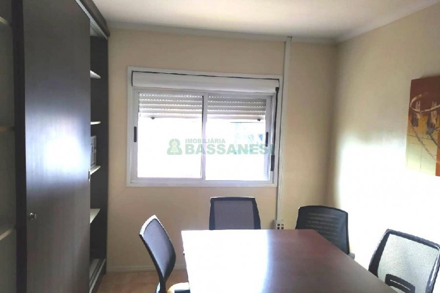 Casa Comercial com 136m², no bairro Universitário em Caxias do Sul para Alugar