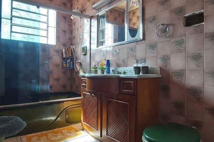 Casa com 277m², 2 dormitórios, 4 vagas, no bairro Santa Catarina em Caxias do Sul para Comprar