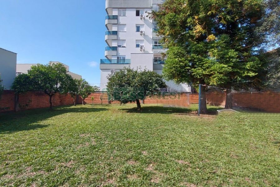 Casa com 277m², 2 dormitórios, 4 vagas, no bairro Santa Catarina em Caxias do Sul para Comprar