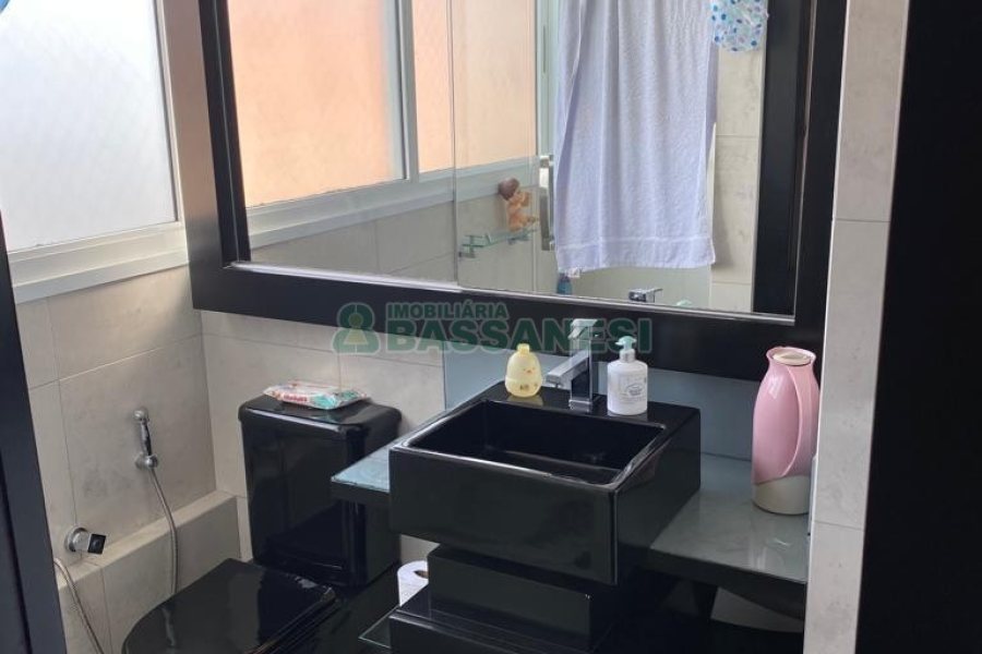 Apto Mobiliado com 270m², 4 dormitórios, 4 vagas, no bairro Madureira em Caxias do Sul para Comprar