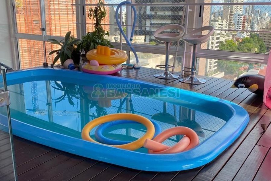 Apto Mobiliado com 270m², 4 dormitórios, 4 vagas, no bairro Madureira em Caxias do Sul para Comprar