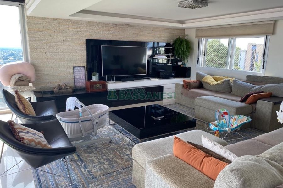 Apto Mobiliado com 270m², 4 dormitórios, 4 vagas, no bairro Madureira em Caxias do Sul para Comprar