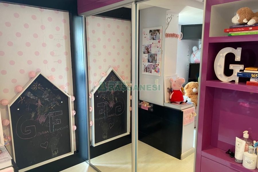 Apto Mobiliado com 270m², 4 dormitórios, 4 vagas, no bairro Madureira em Caxias do Sul para Comprar