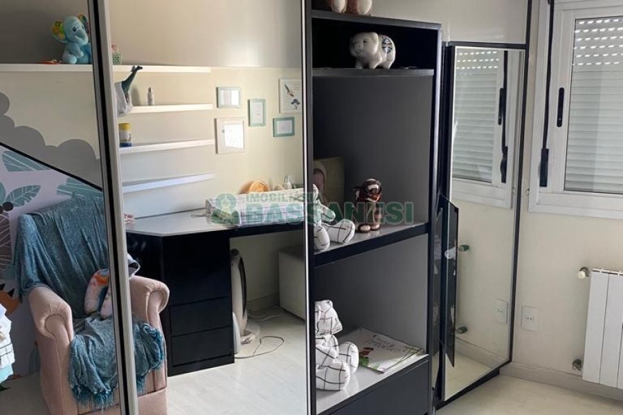 Apto Mobiliado com 270m², 4 dormitórios, 4 vagas, no bairro Madureira em Caxias do Sul para Comprar