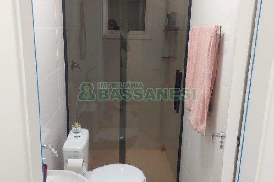 Casa com 56m², 2 dormitórios, 1 vaga, no bairro São Luiz em Caxias do Sul para Comprar