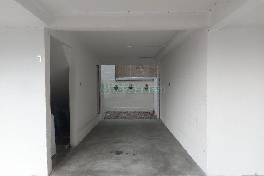 Casa com 56m², 2 dormitórios, 1 vaga, no bairro São Luiz em Caxias do Sul para Comprar