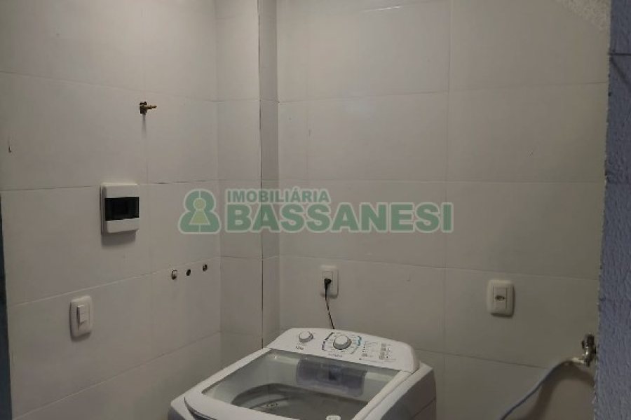Casa com 56m², 2 dormitórios, 1 vaga, no bairro São Luiz em Caxias do Sul para Comprar