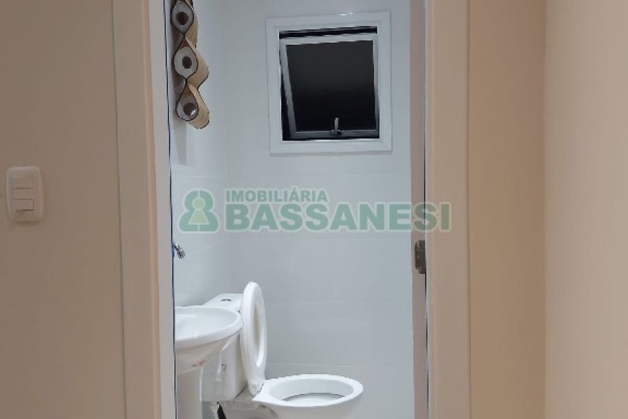 Casa com 56m², 2 dormitórios, 1 vaga, no bairro São Luiz em Caxias do Sul para Comprar