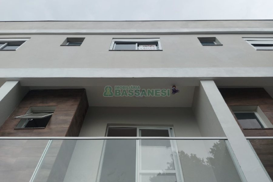 Casa com 56m², 2 dormitórios, 1 vaga, no bairro São Luiz em Caxias do Sul para Comprar