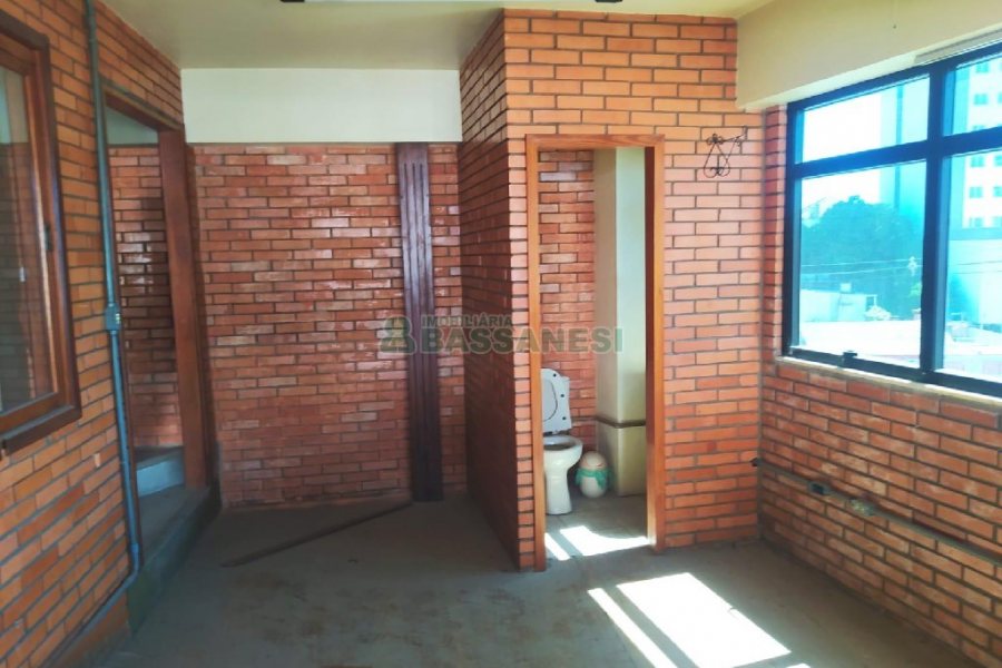 Pavilhão com 550m², no bairro Rio Branco em Caxias do Sul para Alugar