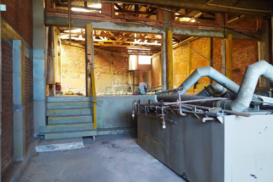 Pavilhão com 550m², no bairro Rio Branco em Caxias do Sul para Alugar