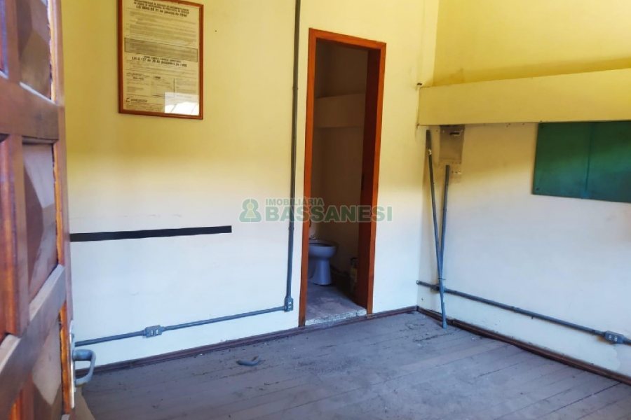 Pavilhão com 550m², no bairro Rio Branco em Caxias do Sul para Alugar