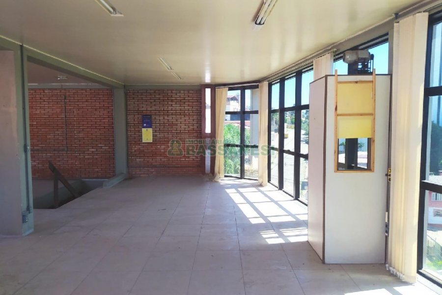 Pavilhão com 550m², no bairro Rio Branco em Caxias do Sul para Alugar