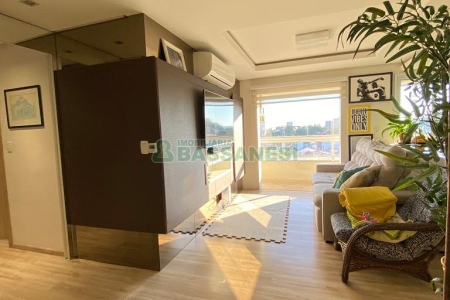 Apartamento com 84m², 2 dormitórios, 2 vagas, no bairro Santa Catarina em Caxias do Sul para Comprar