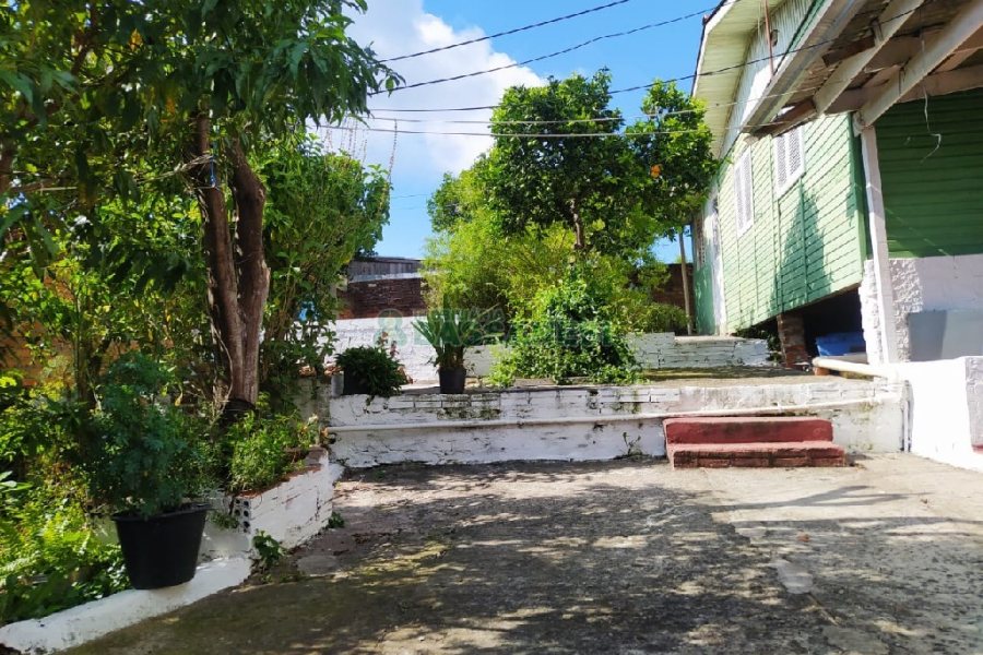 Casa com 100m², 4 dormitórios, 2 vagas, no bairro Cruzeiro em Caxias do Sul para Comprar