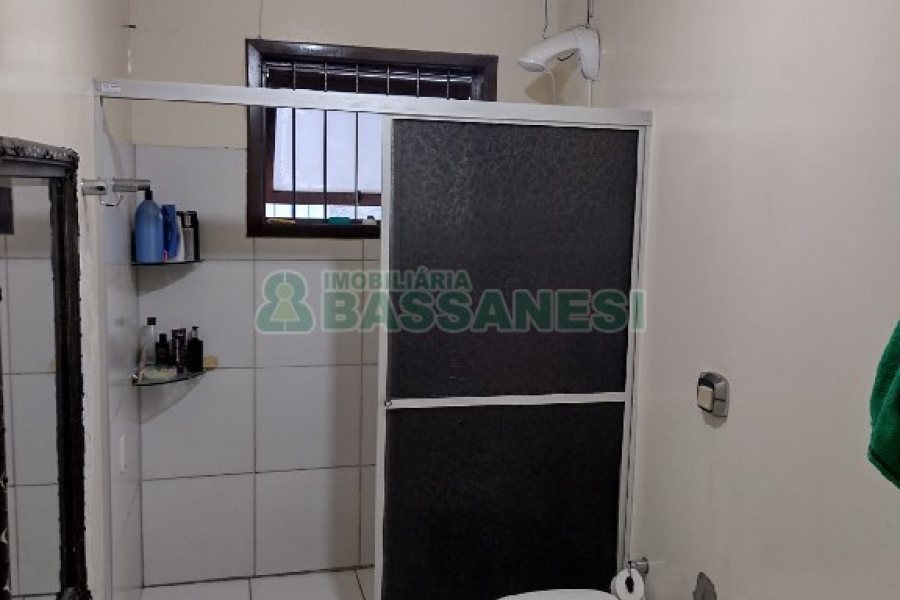 Casa com 236m², 5 dormitórios, 4 vagas, no bairro Bela Vista em Caxias do Sul para Comprar