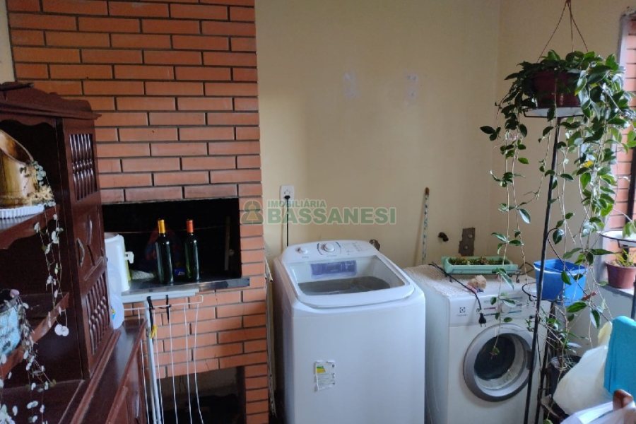 Casa com 236m², 5 dormitórios, 4 vagas, no bairro Bela Vista em Caxias do Sul para Comprar