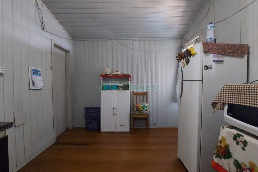 Casa com 100m², 4 dormitórios, 1 vaga, no bairro Jardim América em Caxias do Sul para Comprar