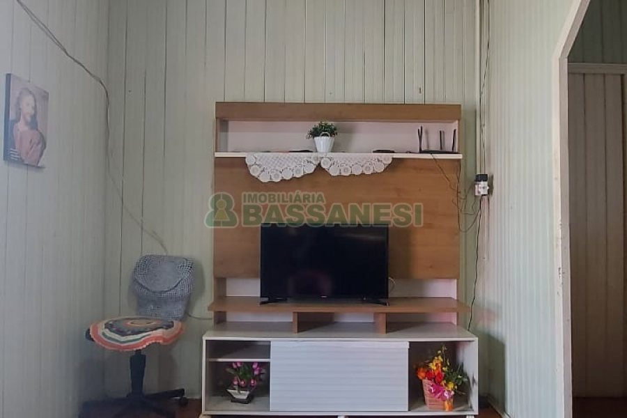 Casa com 100m², 4 dormitórios, 1 vaga, no bairro Jardim América em Caxias do Sul para Comprar