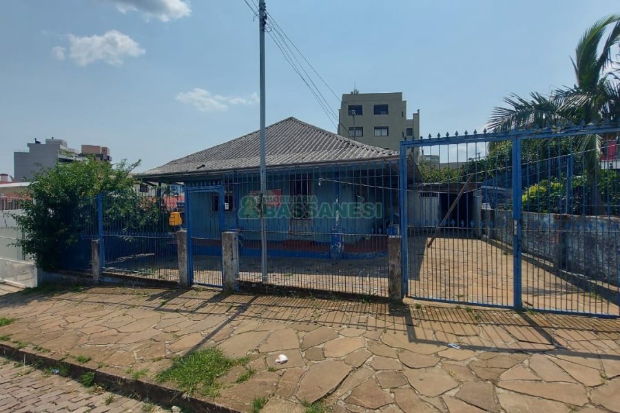 Casa com 100m², 4 dormitórios, 1 vaga, no bairro Jardim América em Caxias do Sul para Comprar