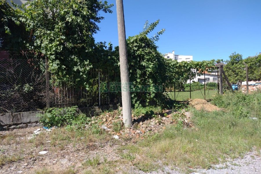 Terreno com 1349m², no bairro Pio X em Caxias do Sul para Comprar