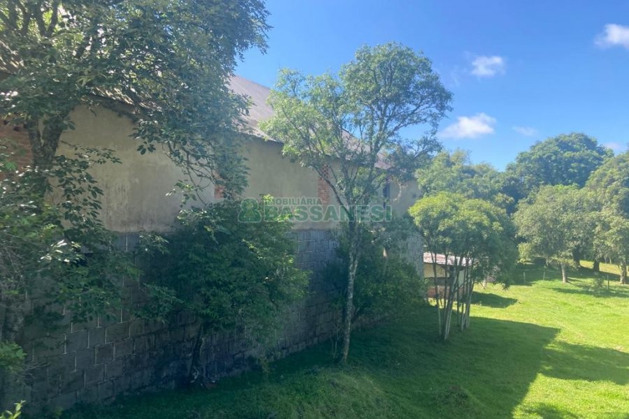 Pavilhão com 2600m², no bairro Fazenda Souza em Caxias do Sul para Comprar