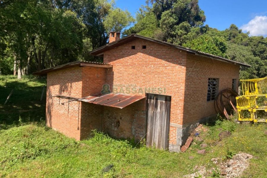 Pavilhão com 2600m², no bairro Fazenda Souza em Caxias do Sul para Comprar