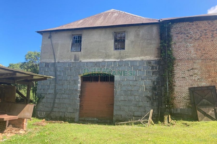 Pavilhão com 2600m², no bairro Fazenda Souza em Caxias do Sul para Comprar