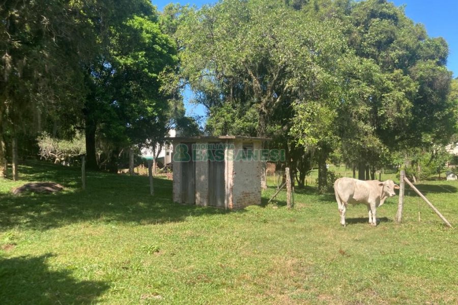 Pavilhão com 2600m², no bairro Fazenda Souza em Caxias do Sul para Comprar