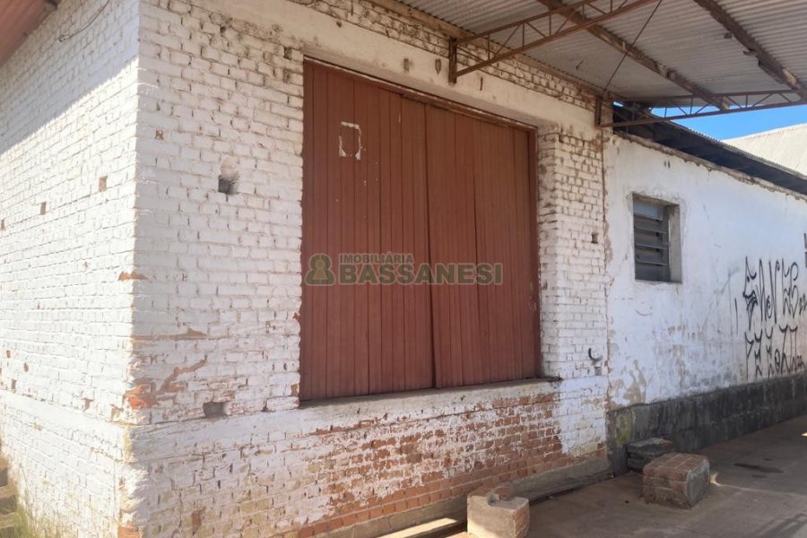Pavilhão com 2600m², no bairro Fazenda Souza em Caxias do Sul para Comprar