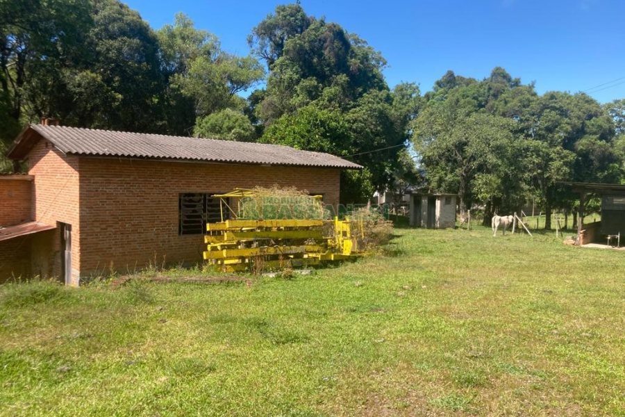 Pavilhão com 2600m², no bairro Fazenda Souza em Caxias do Sul para Comprar