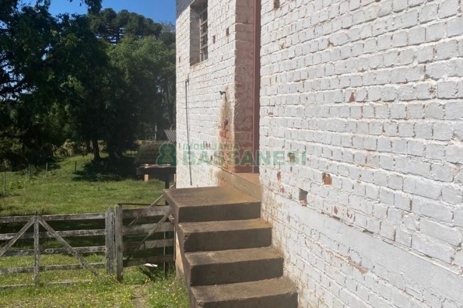 Pavilhão com 2600m², no bairro Fazenda Souza em Caxias do Sul para Comprar