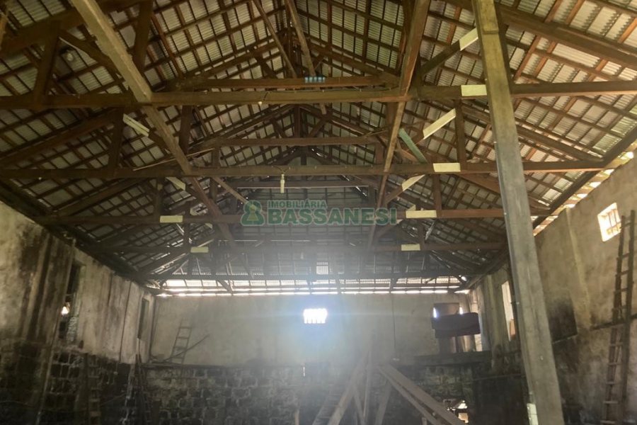 Pavilhão com 2600m², no bairro Fazenda Souza em Caxias do Sul para Comprar