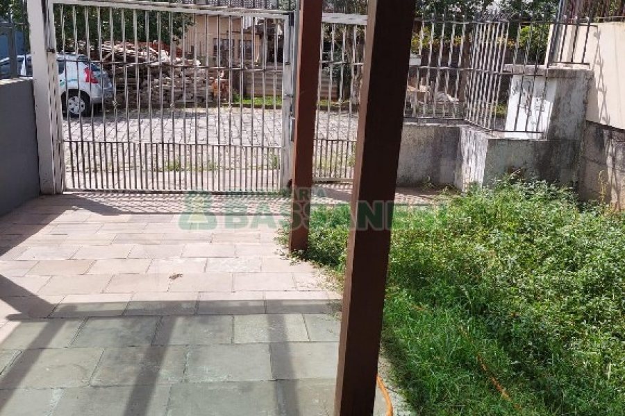 Sobrado com 200m², 3 dormitórios, 1 vaga, no bairro Santa Lúcia em Caxias do Sul para Comprar